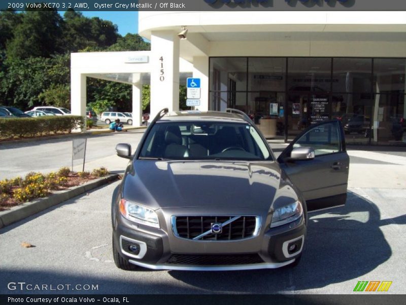 Oyster Grey Metallic / Off Black 2009 Volvo XC70 3.2 AWD