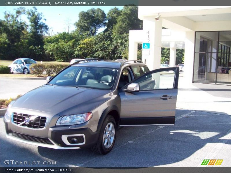 Oyster Grey Metallic / Off Black 2009 Volvo XC70 3.2 AWD