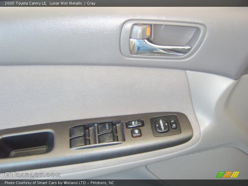 Lunar Mist Metallic / Gray 2005 Toyota Camry LE
