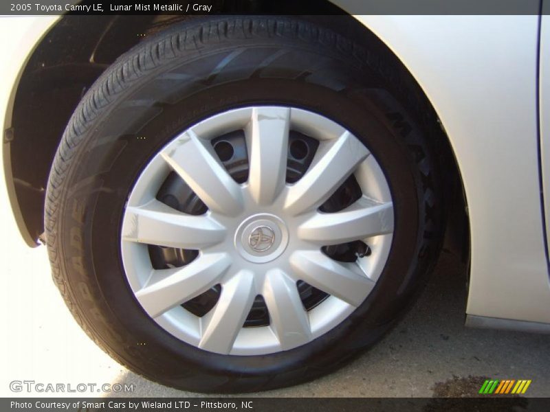 Lunar Mist Metallic / Gray 2005 Toyota Camry LE