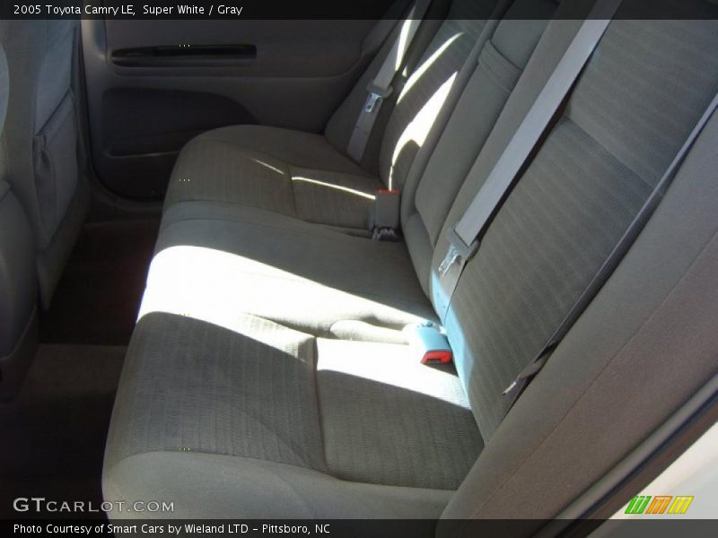 Super White / Gray 2005 Toyota Camry LE