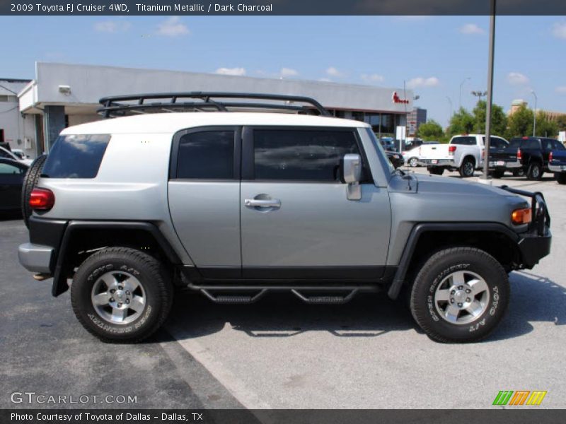 Titanium Metallic / Dark Charcoal 2009 Toyota FJ Cruiser 4WD