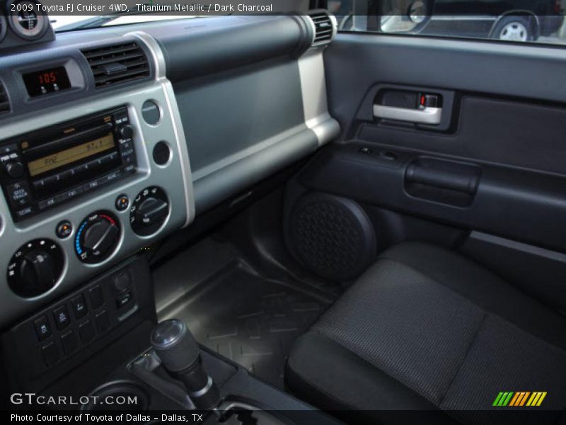 Titanium Metallic / Dark Charcoal 2009 Toyota FJ Cruiser 4WD