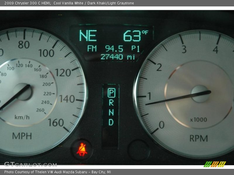 Cool Vanilla White / Dark Khaki/Light Graystone 2009 Chrysler 300 C HEMI