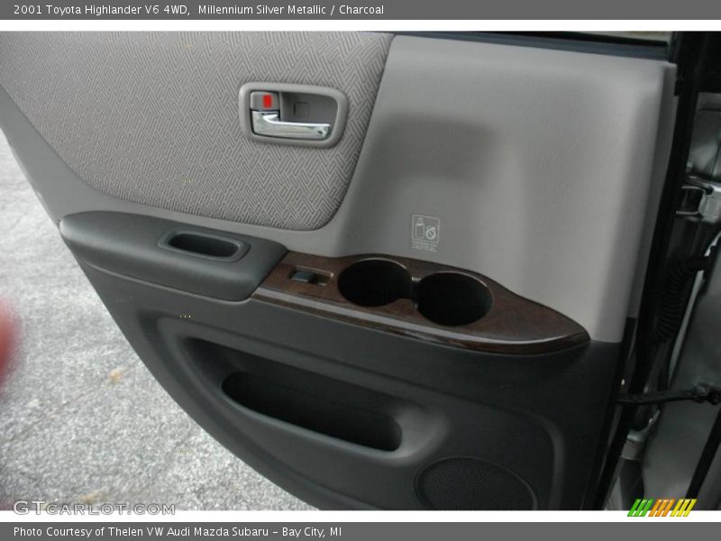 Millennium Silver Metallic / Charcoal 2001 Toyota Highlander V6 4WD