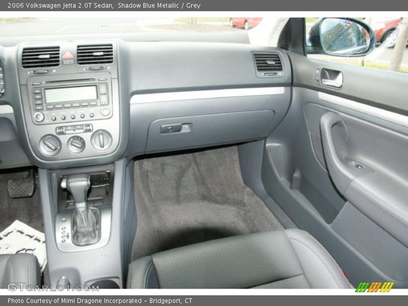  2006 Jetta 2.0T Sedan Grey Interior