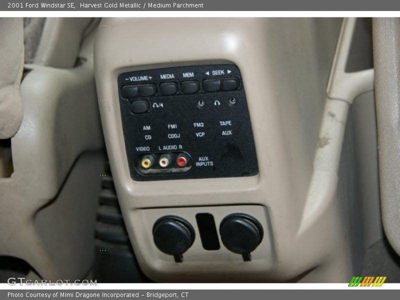 Harvest Gold Metallic / Medium Parchment 2001 Ford Windstar SE