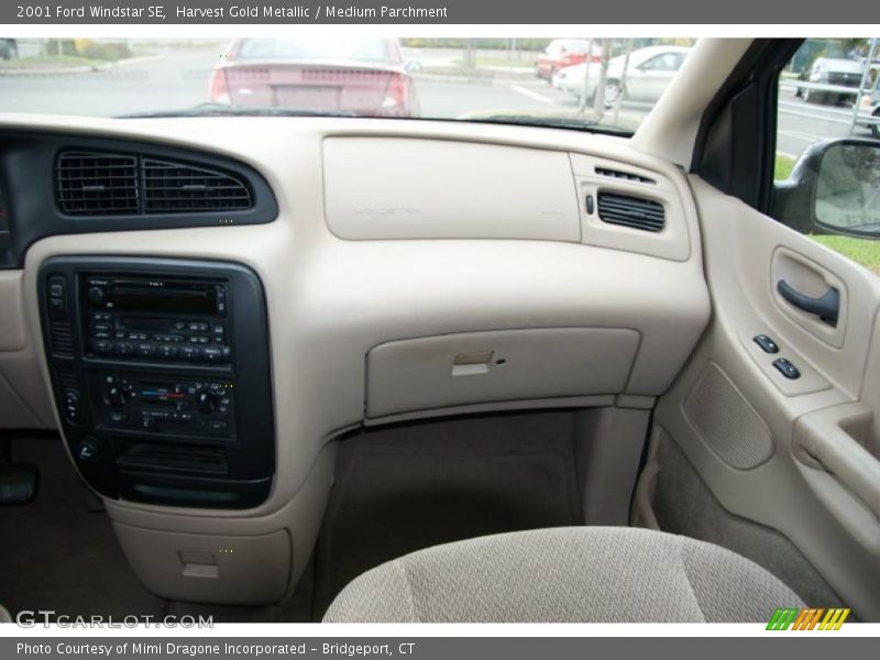 Harvest Gold Metallic / Medium Parchment 2001 Ford Windstar SE