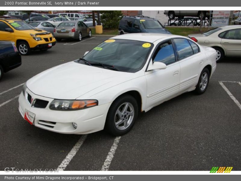 Front 3/4 View of 2003 Bonneville SE