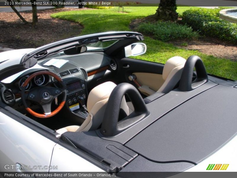 Arctic White / Beige 2010 Mercedes-Benz SLK 300 Roadster