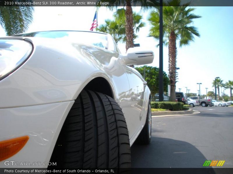 Arctic White / Beige 2010 Mercedes-Benz SLK 300 Roadster