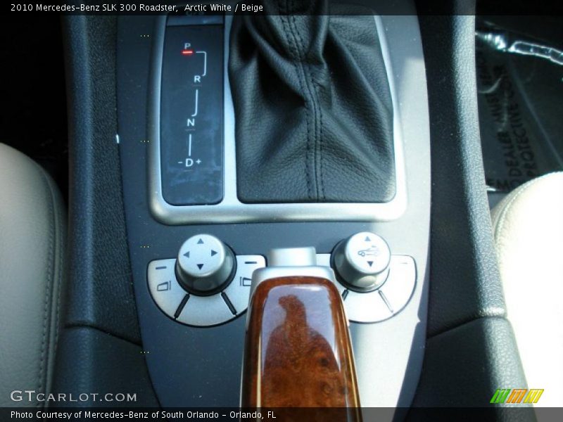 Arctic White / Beige 2010 Mercedes-Benz SLK 300 Roadster