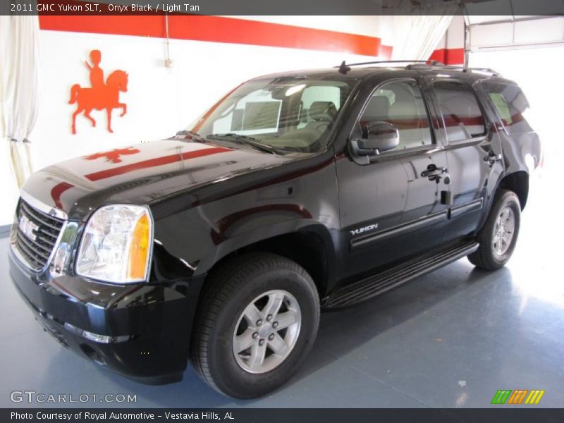 Onyx Black / Light Tan 2011 GMC Yukon SLT