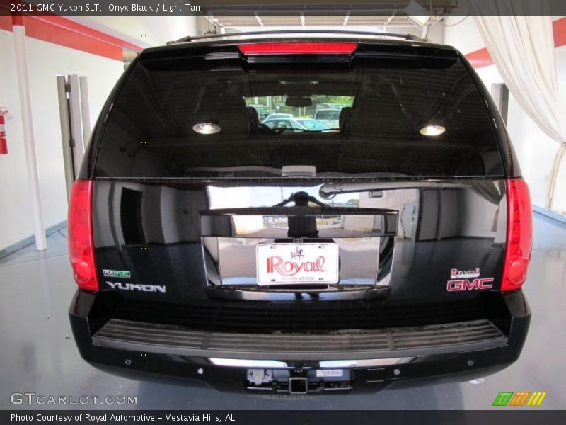 Onyx Black / Light Tan 2011 GMC Yukon SLT