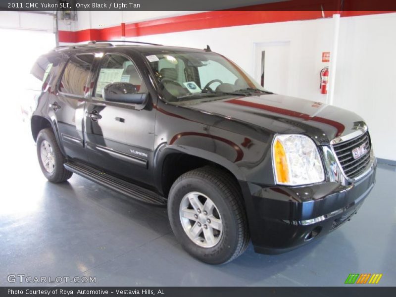 Onyx Black / Light Tan 2011 GMC Yukon SLT
