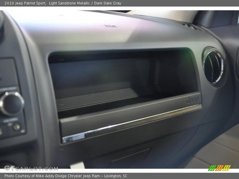 Light Sandstone Metallic / Dark Slate Gray 2010 Jeep Patriot Sport