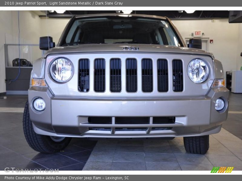 Light Sandstone Metallic / Dark Slate Gray 2010 Jeep Patriot Sport
