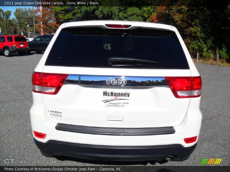 Stone White / Black 2011 Jeep Grand Cherokee Laredo