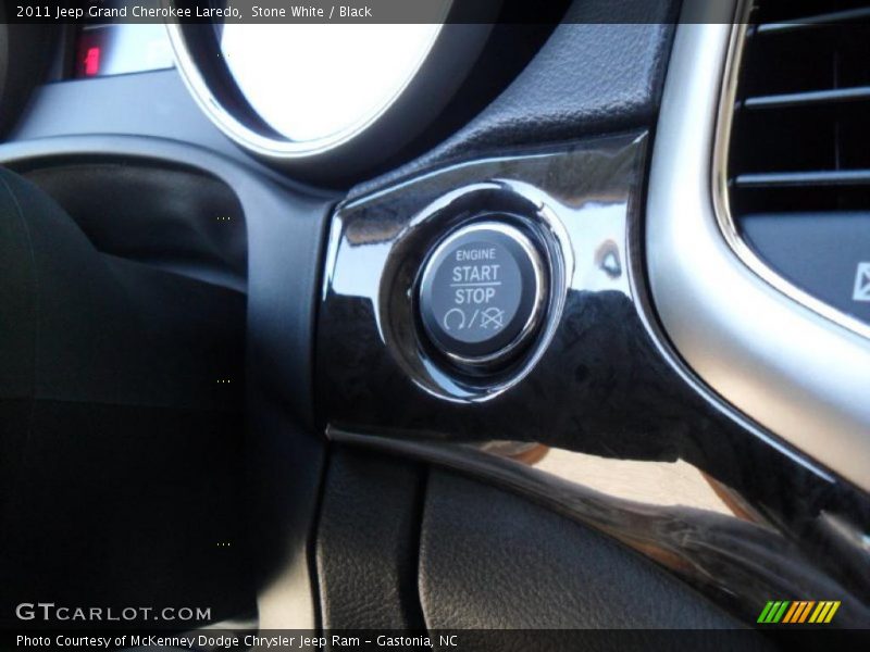 Stone White / Black 2011 Jeep Grand Cherokee Laredo
