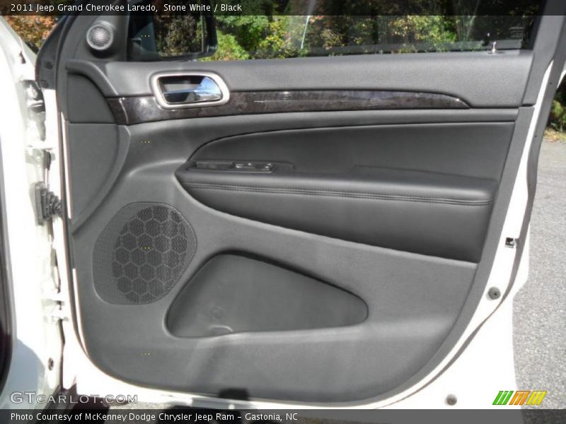 Stone White / Black 2011 Jeep Grand Cherokee Laredo