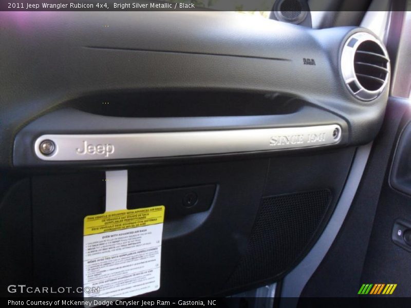 Bright Silver Metallic / Black 2011 Jeep Wrangler Rubicon 4x4