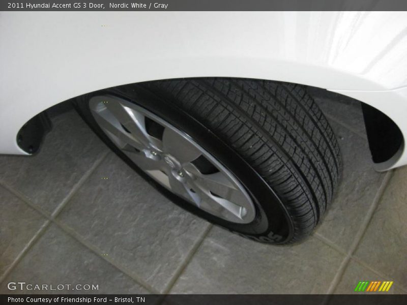 Nordic White / Gray 2011 Hyundai Accent GS 3 Door