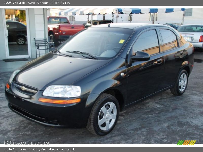 Front 3/4 View of 2005 Aveo LS Sedan