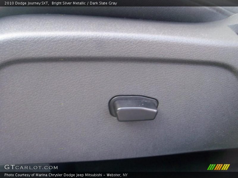 Bright Silver Metallic / Dark Slate Gray 2010 Dodge Journey SXT