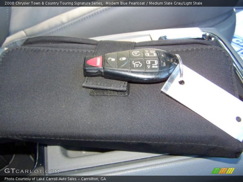 Modern Blue Pearlcoat / Medium Slate Gray/Light Shale 2008 Chrysler Town & Country Touring Signature Series