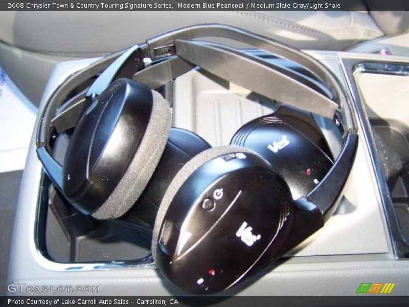 Modern Blue Pearlcoat / Medium Slate Gray/Light Shale 2008 Chrysler Town & Country Touring Signature Series