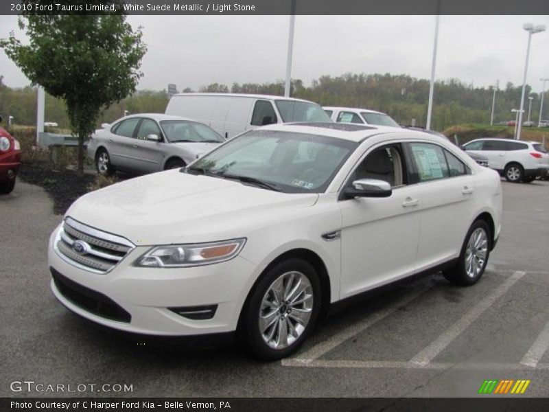 Front 3/4 View of 2010 Taurus Limited