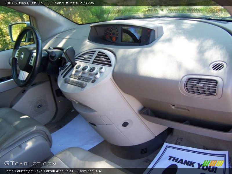 Dashboard of 2004 Quest 3.5 SE