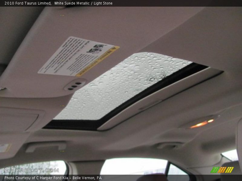 Sunroof of 2010 Taurus Limited