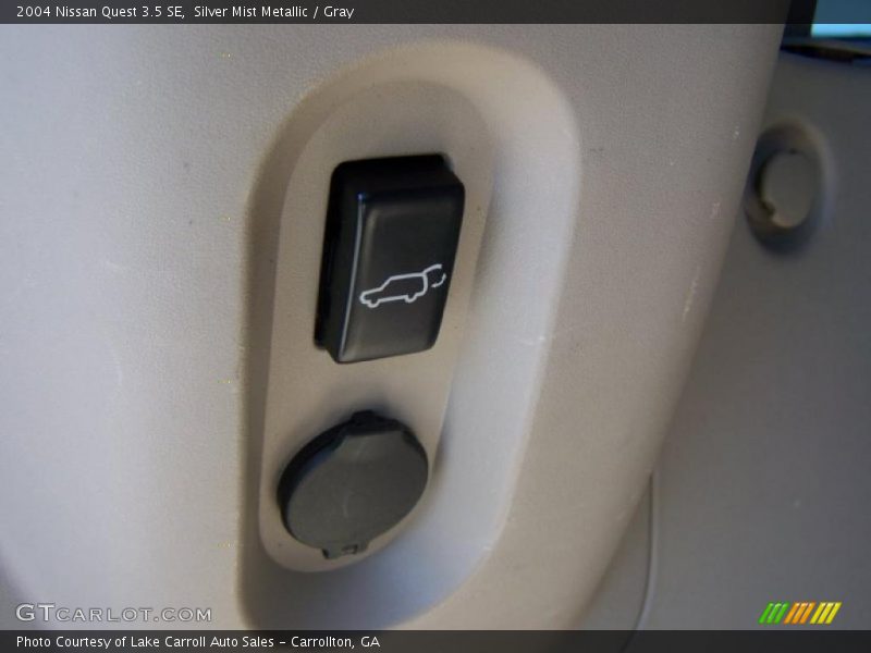 Silver Mist Metallic / Gray 2004 Nissan Quest 3.5 SE