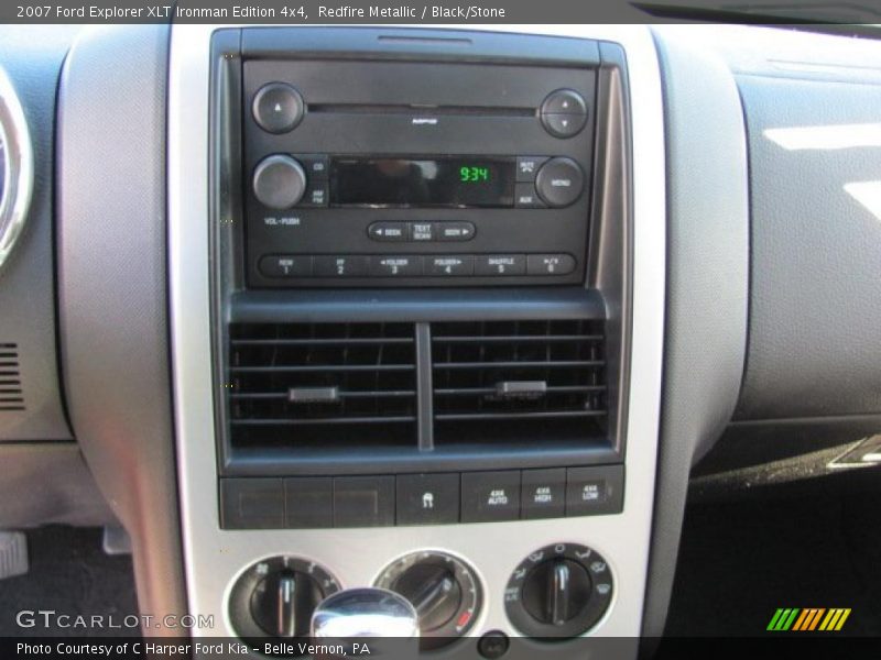 Controls of 2007 Explorer XLT Ironman Edition 4x4
