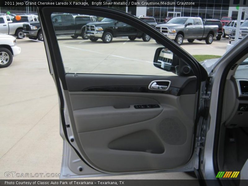 Door Panel of 2011 Grand Cherokee Laredo X Package