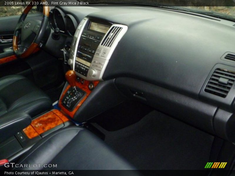 Dashboard of 2005 RX 330 AWD