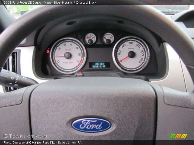 Vapor Silver Metallic / Charcoal Black 2008 Ford Focus SE Coupe