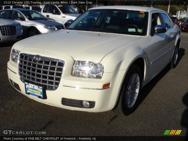 Cool Vanilla White / Dark Slate Gray 2010 Chrysler 300 Touring
