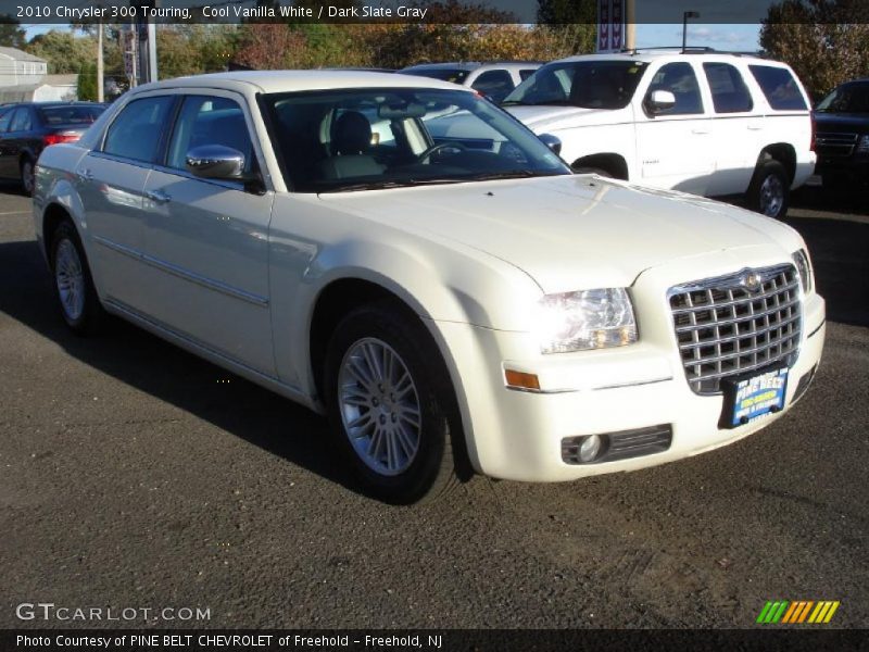 Cool Vanilla White / Dark Slate Gray 2010 Chrysler 300 Touring