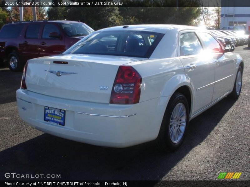 Cool Vanilla White / Dark Slate Gray 2010 Chrysler 300 Touring