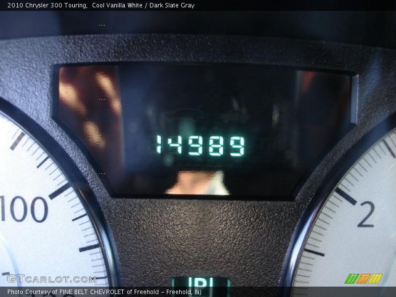 Cool Vanilla White / Dark Slate Gray 2010 Chrysler 300 Touring