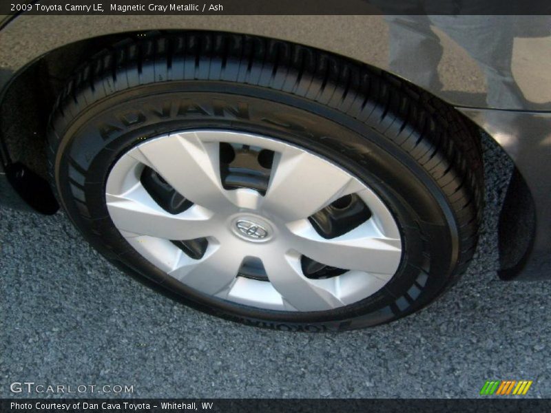 Magnetic Gray Metallic / Ash 2009 Toyota Camry LE