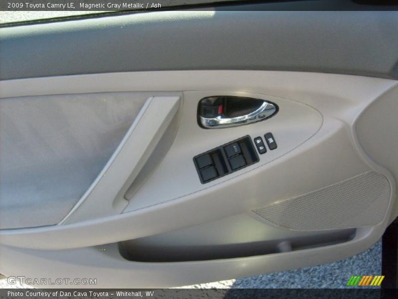 Magnetic Gray Metallic / Ash 2009 Toyota Camry LE