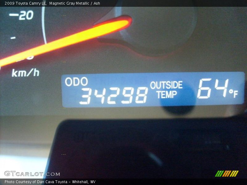 Magnetic Gray Metallic / Ash 2009 Toyota Camry LE