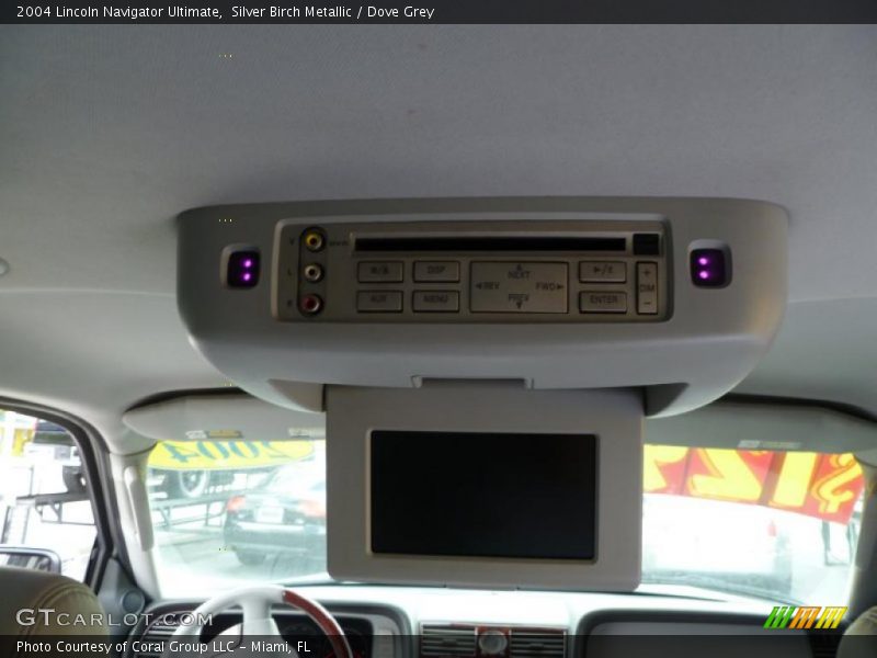 Controls of 2004 Navigator Ultimate