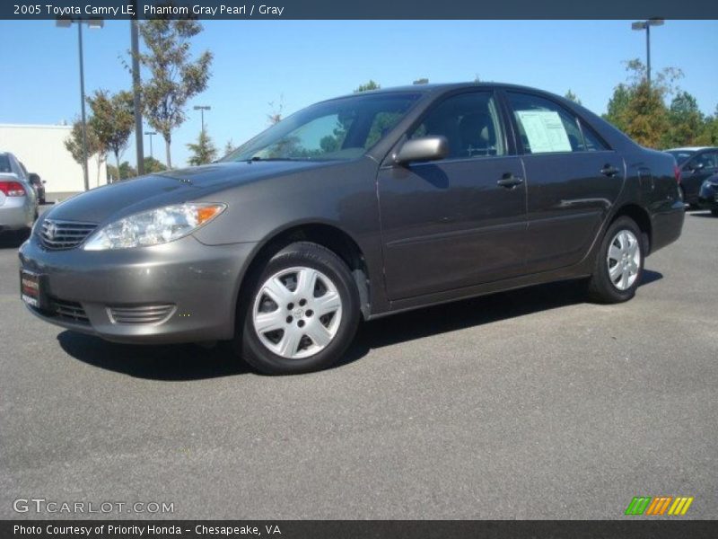 Phantom Gray Pearl / Gray 2005 Toyota Camry LE