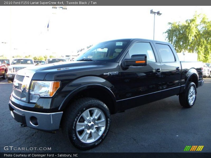 Front 3/4 View of 2010 F150 Lariat SuperCrew 4x4