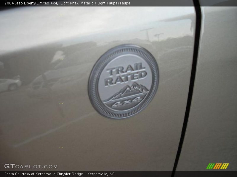 Light Khaki Metallic / Light Taupe/Taupe 2004 Jeep Liberty Limited 4x4