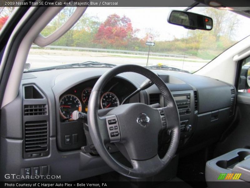  2009 Titan SE Crew Cab 4x4 Charcoal Interior